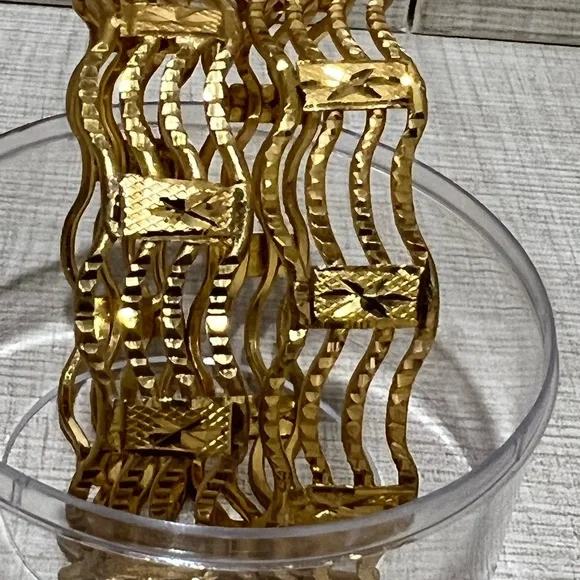 24K Dubai Gold Plated Bangles Set of 2 Size 2.10 - Picture 2 of 6